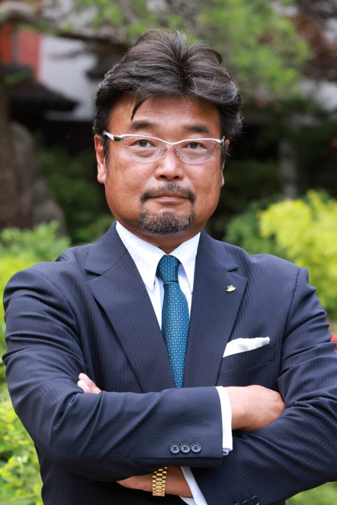 梅田運輸株式会社　代表取締役　森本 康二郎