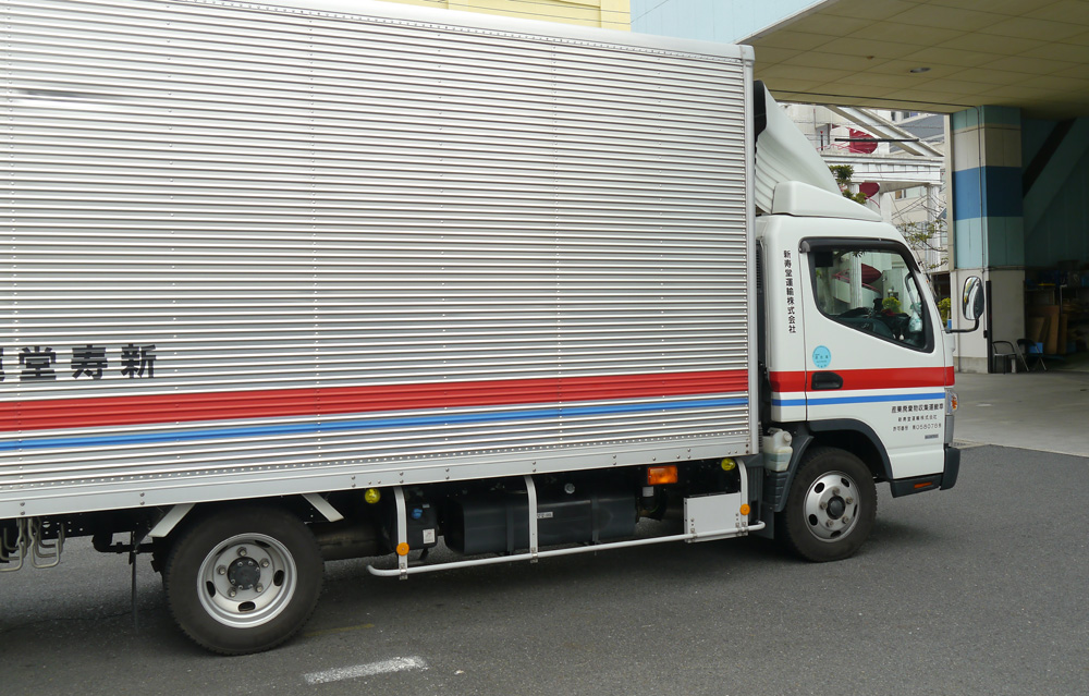 4トン車
　ウィング/パワーゲート：1台
　ウイング/パワーゲート/エアサス：1台